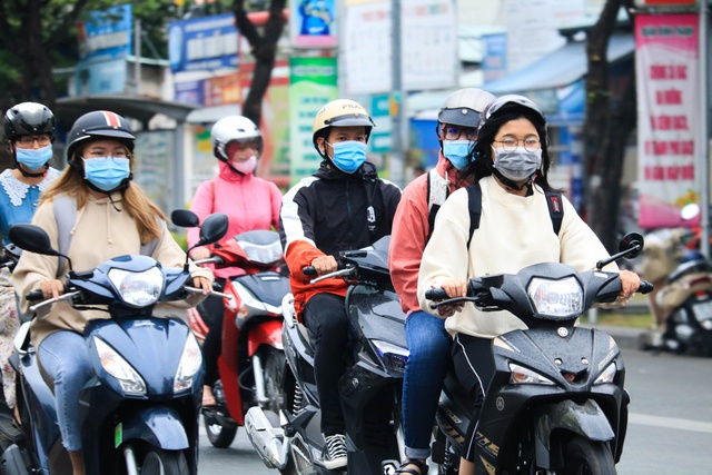 Høyvannet i Ho Chi Minh-byen overstiger varselnivået, den sørlige regionen er kald under 20 grader Celsius - Bilde 2.