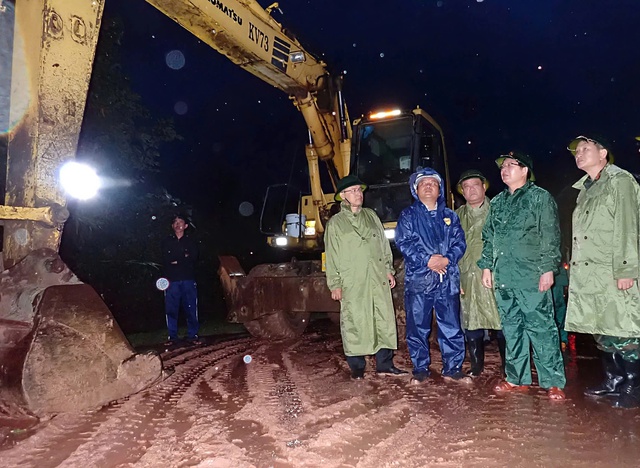 D&ugrave; c&oacute; th&ocirc;ng tuyến, cũng chưa n&ecirc;n cho qua lại đ&egrave;o Kh&aacute;nh L&ecirc; - Ảnh 1.