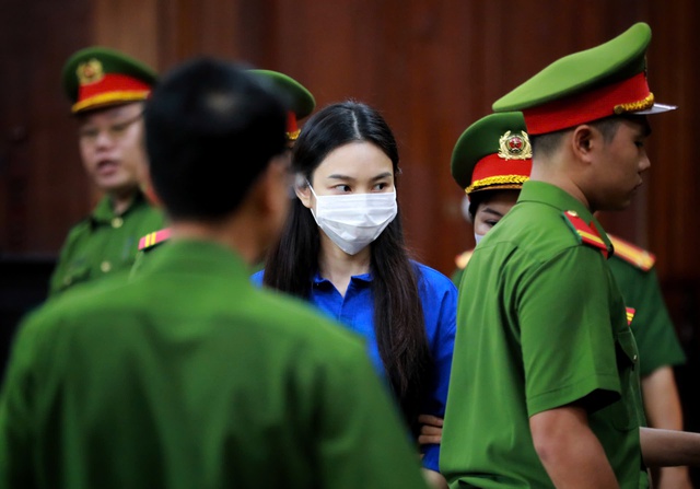 Áp giải hoa hậu Thùy Tiên, Hằng du mục đến tòa xét xử - Ảnh 1.