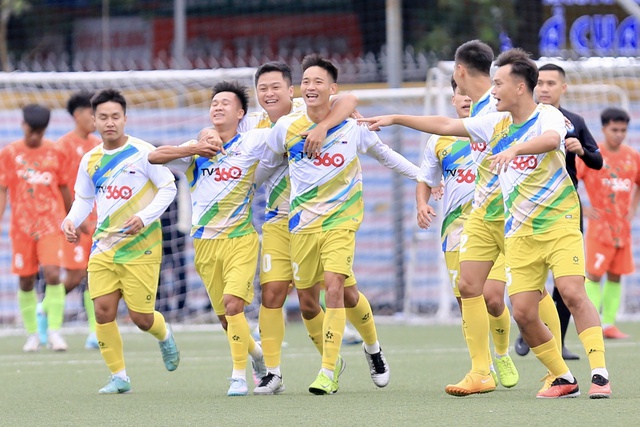 Trường ĐH Thủy Lợi v&agrave; HUPES thắng tưng bừng, nhiều đội 'c&oacute;ng' v&igrave; thời tiết qu&aacute; lạnh- Ảnh 3.