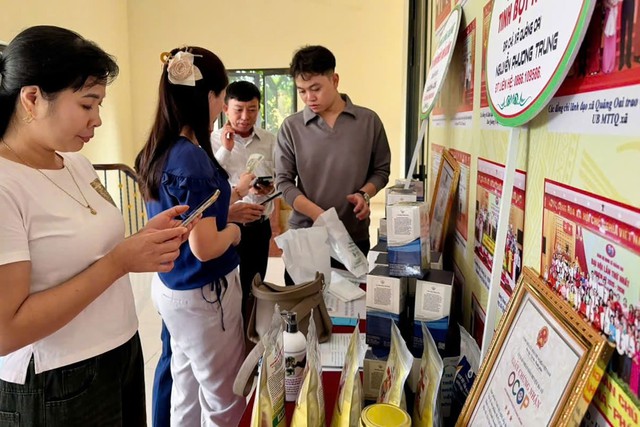 Liên kết tiêu thụ, nâng tầm sản phẩm nông nghiệp Hà Nội
- Ảnh 1.