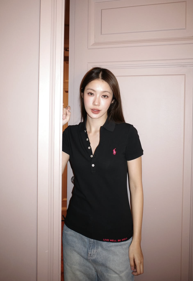Áo polo đơn giản nhưng đủ để tạo nên phong thái riêng- Ảnh 1.