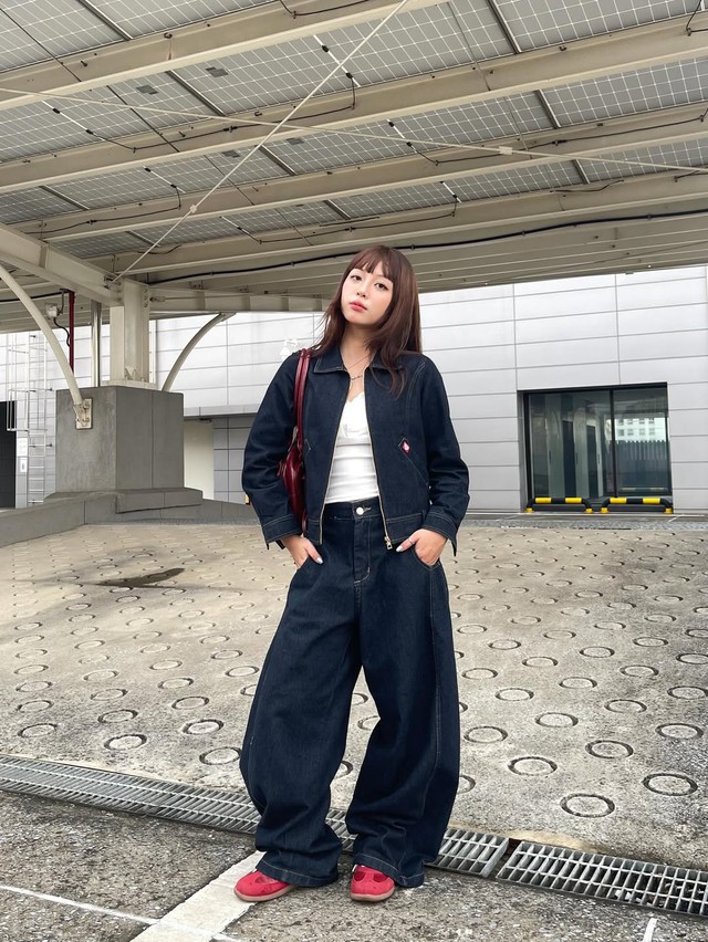 Trang phục denim là tuyên ngôn của sự phóng khoáng- Ảnh 4.