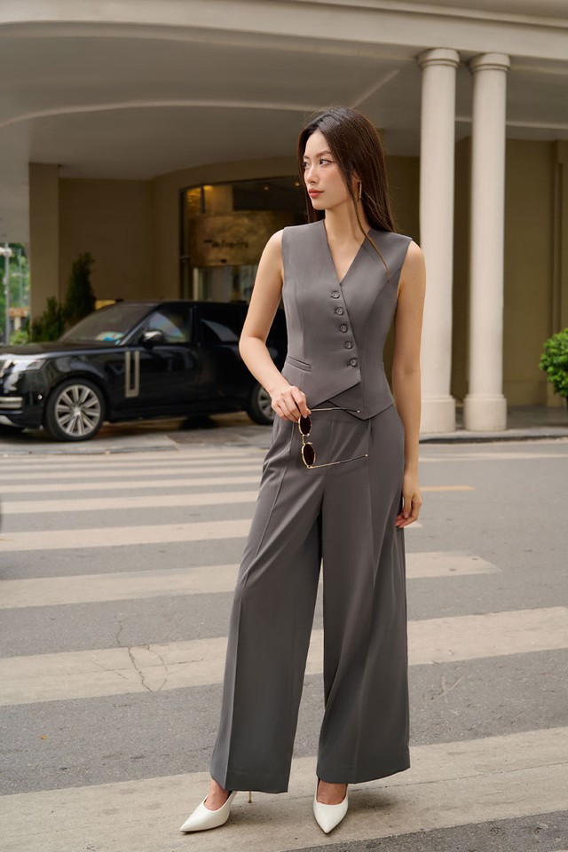 Định hình sự chuyên nghiệp nơi công sở với áo gile- Ảnh 5. Định hình sự chuyên nghiệp nơi công sở với áo gile- Ảnh 5.