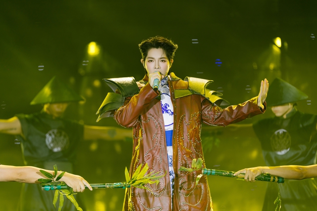 Đức Phúc tái hiện bản 'hit' tại ' Intervision', hát cùng Sooyoung (SNSD)  - Ảnh 4.