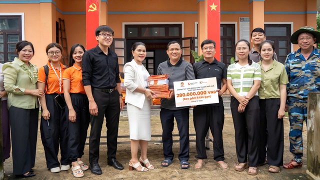 Quỹ Khởi sự từ tâm hỗ trợ 10 tỉ đồng giúp bà con vùng lũ ở Huế- Ảnh 2.