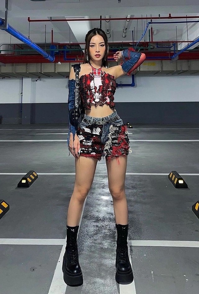 Tự tin khoe cá tính nhưng vẫn nền nã với giày platform- Ảnh 2.