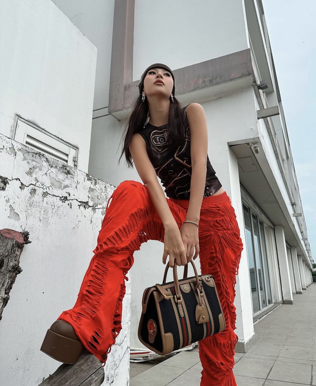 Tự tin khoe cá tính nhưng vẫn nền nã với giày platform- Ảnh 3.