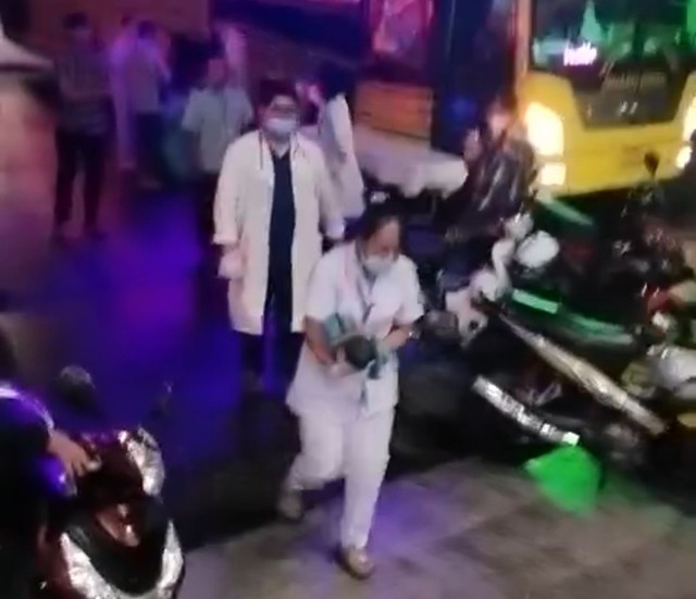 CSGT mở đường cho thai phụ chuyển dạ trên cao tốc Trung Lương - Mỹ Thuận - Ảnh 1.