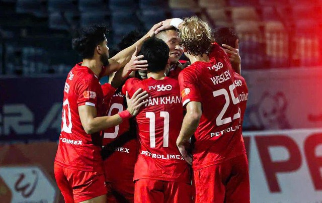 Bảng xếp hạng V-League mới nhất: Thanh H&oacute;a ch&igrave;m s&acirc;u dưới đ&aacute;y c&ugrave;ng HAGL, Hải Ph&ograve;ng bị văng khỏi tốp 3- Ảnh 1.