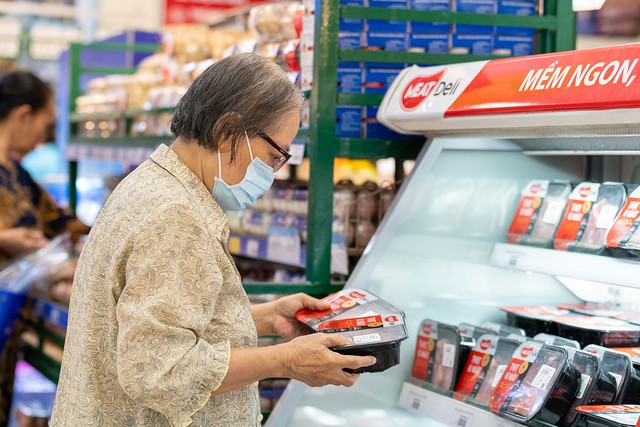 Saigon Co.op giảm giá thịt, cá, rau củ đến 30% giữa mùa tăng giá - Ảnh 1.