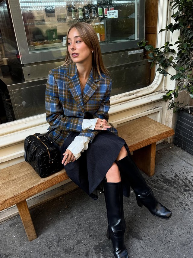 Áo khoác và váy, 'lệch tông' nhưng tạo chuẩn mốt mới  - Ảnh 7.