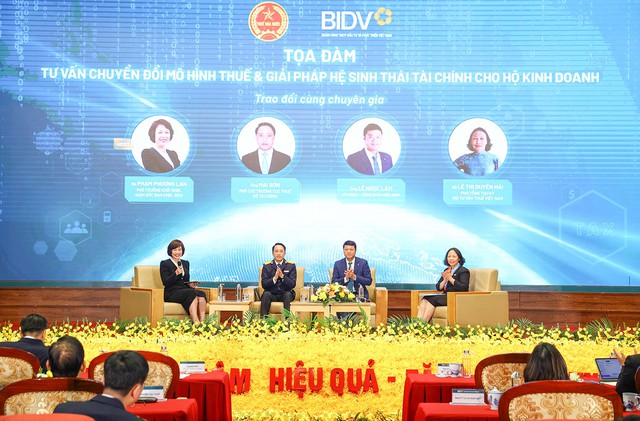 BIDV cùng ngành Thuế đồng hành hỗ trợ hộ kinh doanh chuyển đổi, bứt phá
- Ảnh 2. BIDV cùng ngành Thuế đồng hành hỗ trợ hộ kinh doanh chuyển đổi, bứt phá
- Ảnh 2.