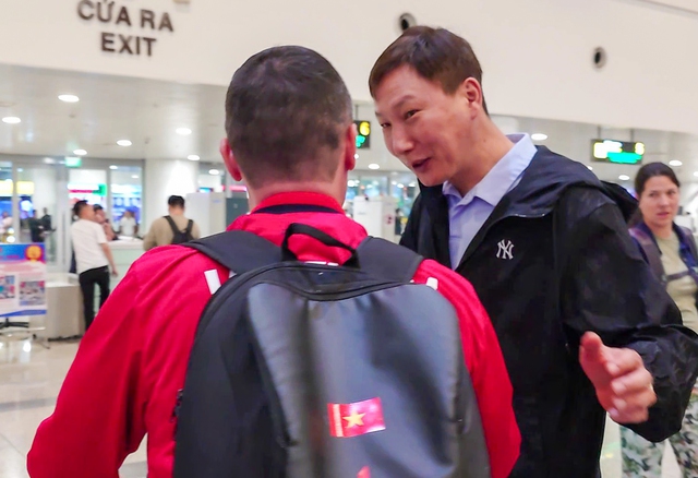 HLV Kim Sang-sik 'chia tay' đội tuyển Việt Nam: Bắt đầu nhiệm vụ đặc biệt- Ảnh 4. HLV Kim Sang-sik 'chia tay' đội tuyển Việt Nam: Bắt đầu nhiệm vụ đặc biệt- Ảnh 4.