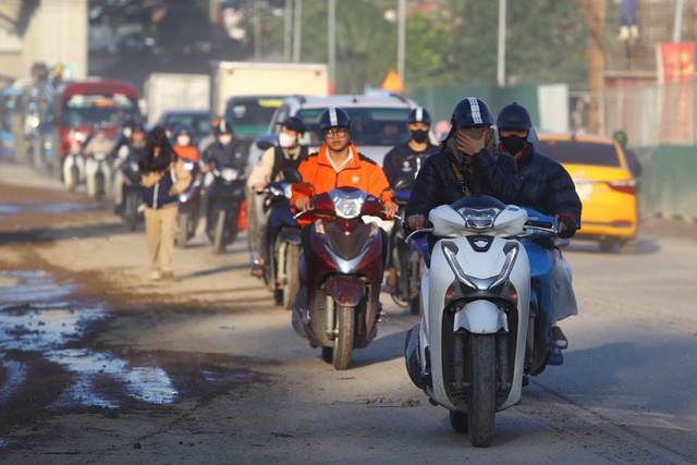 'Khốn khổ' với bùn lầy, nắng bụi khi thi công Vành đai 4- Ảnh 8.