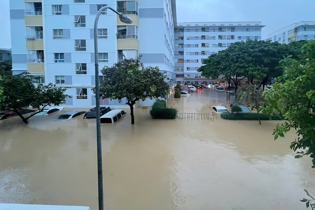 Khánh Hòa: Hàng trăm tin nhắn cầu cứu trong đêm khi lũ lên nhanh lịch sử - Ảnh 4.