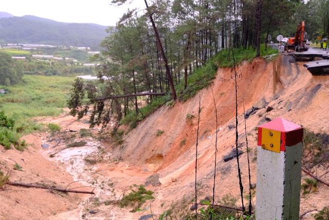 C&ocirc;ng bố t&igrave;nh huống khẩn cấp về thi&ecirc;n tai sạt lở đ&egrave;o Mimosa - Ảnh 2.