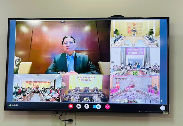 El Primer Ministro ordenó con urgencia durante la noche: Centrarse en rescatar personas y minimizar los daños causados ​​por las inundaciones - Foto 1.