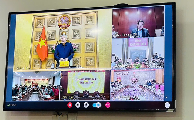 El Primer Ministro ordenó con urgencia durante la noche: Centrarse en rescatar personas y minimizar los daños causados ​​por las inundaciones - Foto 2.