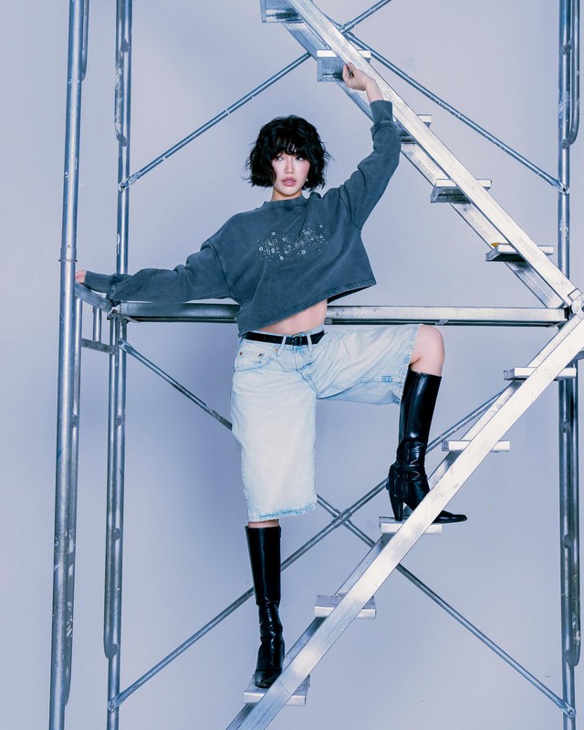 Chỉ với một chiếc thắt lưng, tôn lên vòng eo thon gọn - Ảnh 1.