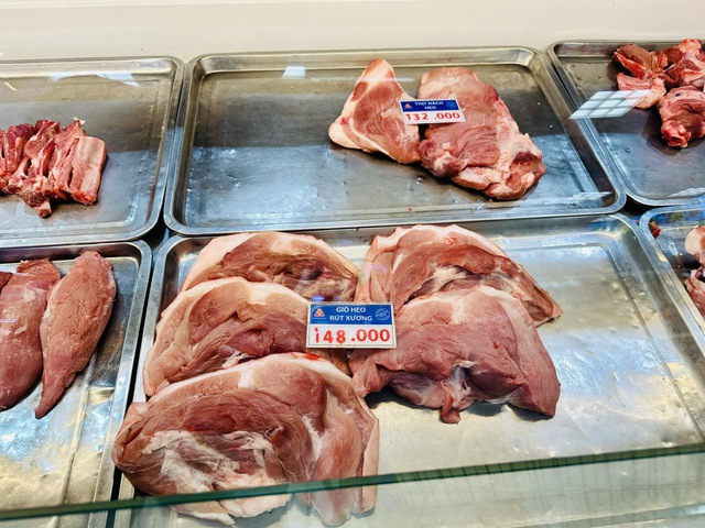 'Giá heo hơi hôm nay 22.11.2025: Nhiều nơi lập đỉnh mới
- Ảnh 1.'