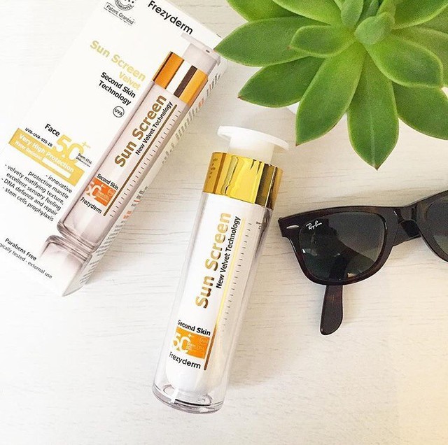 Top 10 kem chống nắng cho da mụn được hội skincare ‘chấm 10 điểm không có nhưng’- Ảnh 3.