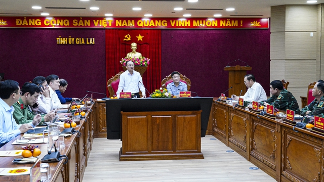 Ph&oacute; thủ tướng L&ecirc; Th&agrave;nh Long chỉ đạo tổng lực hỗ trợ người d&acirc;n v&ugrave;ng lũ- Ảnh 2.