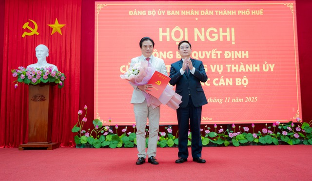 Ông Nguyễn Khắc Toàn được chỉ định giữ chức Bí thư Đảng ủy UBND TP.Huế- Ảnh 1. Ông Nguyễn Khắc Toàn được chỉ định giữ chức Bí thư Đảng ủy UBND TP.Huế- Ảnh 1.