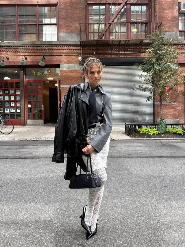 Cảm hứng thời trang mới gọi tên những kiểu quần tất cá tính - Ảnh 5.