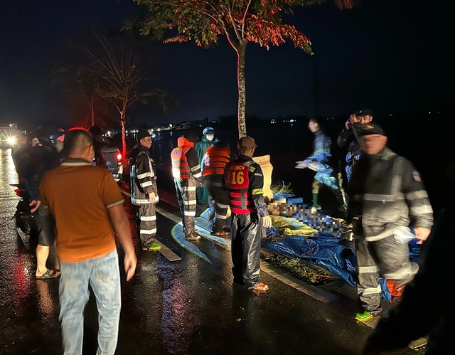 Phát hiện thi thể người đàn ông trôi giữa dòng lũ Đắk Lắk, nhiều người xót xa - Ảnh 2.