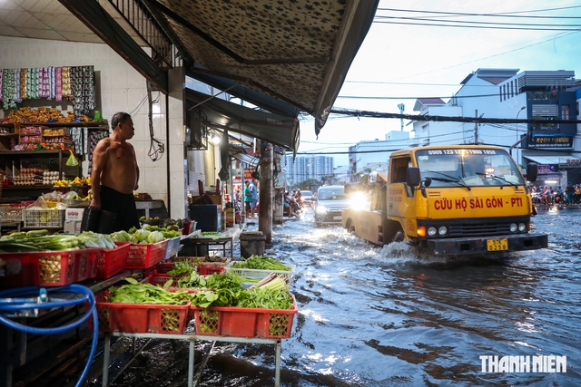 TP.HCM y&ecirc;u cầu hạ thấp hồ chứa, chủ động đ&oacute;n b&atilde;o số 15- Ảnh 1.