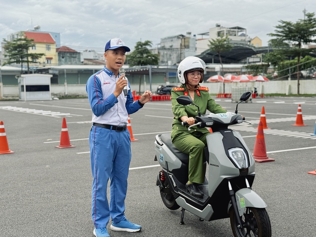 Gần 1.600 học sinh, sinh viên vi phạm giao thông ở TP.HCM: CSGT nói lý do- Ảnh 4.