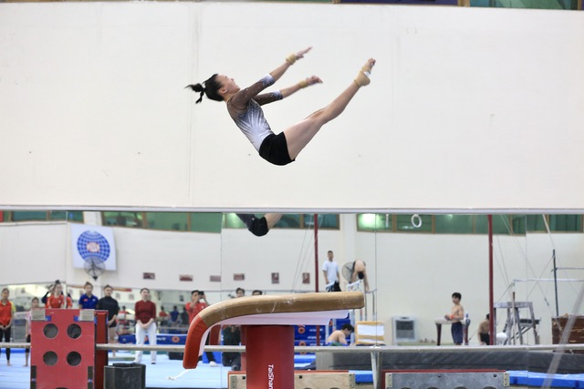 'Hot boy&rsquo; thể dục dụng cụ v&agrave; giấc mơ v&agrave;ng SEA Games 33: Khi bị Th&aacute;i Lan l&agrave;m kh&oacute;- Ảnh 10.