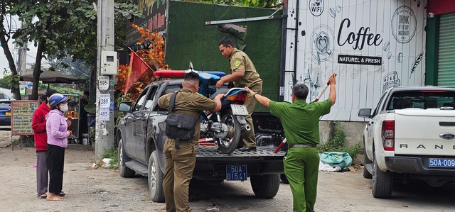 &Ocirc;ng b&agrave; ngoại đi đ&oacute;n ch&aacute;u gặp tai nạn: &Ocirc;ng tử vong, ch&aacute;u bị thương - Ảnh 3.