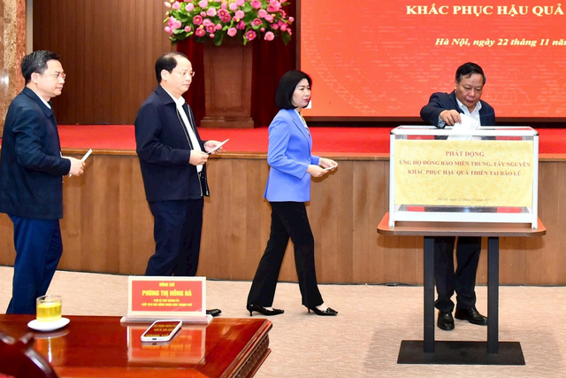 Tổng lực hỗ trợ người dân vùng lũ miền Trung, Tây nguyên - Ảnh 1.