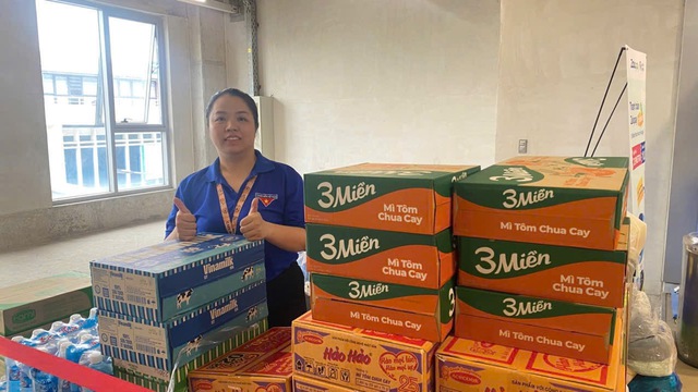 Tuổi trẻ Metro chung tay sẻ chia khó khăn với đồng bào vùng lũ lụt miền Trung - Ảnh 3.