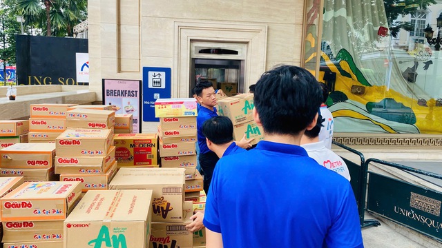 Tuổi trẻ Metro chung tay sẻ chia khó khăn với đồng bào vùng lũ lụt miền Trung - Ảnh 1.