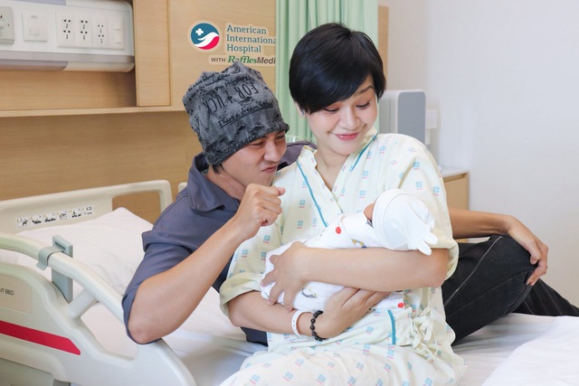 Nam diễn vi&ecirc;n 'Chị Mười Ba' đ&oacute;n con g&aacute;i đầu l&ograve;ng b&ecirc;n vợ người mẫu- Ảnh 2.