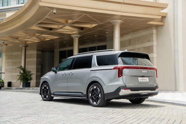 MPV gia đ&igrave;nh cỡ lớn b&aacute;n chạy nhất Việt Nam giảm gi&aacute; gần 100 triệu  - Ảnh 3.