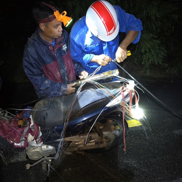 VinaPhone triển khai g&oacute;i hỗ trợ đặc biệt, đảm bảo li&ecirc;n lạc tại v&ugrave;ng lũ - Ảnh 1.