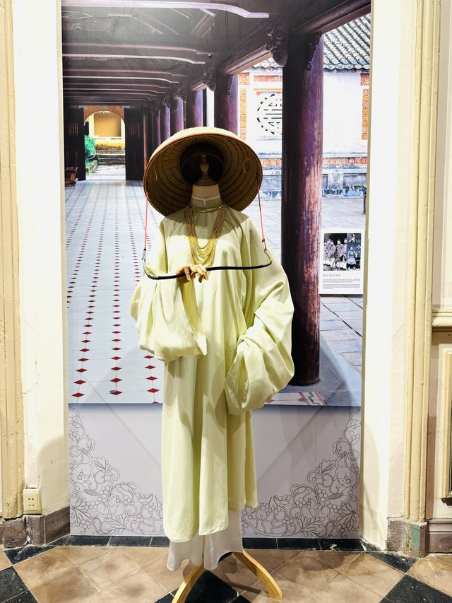 'Nam diện - y phục người Việt qua ba thế kỷ' có gì lạ?- Ảnh 8. 'Nam diện - y phục người Việt qua ba thế kỷ' có gì lạ?- Ảnh 8.