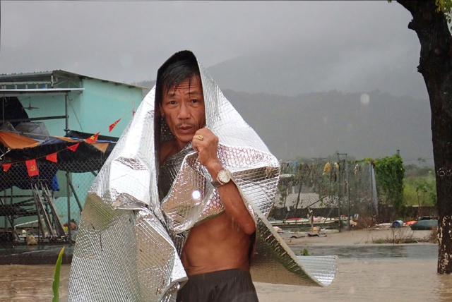 Mưa lũ gây thiệt hại trên 1.000 tỉ đồng, Khánh Hòa kiến nghị hỗ trợ khẩn cấp- Ảnh 2. Mưa lũ gây thiệt hại trên 1.000 tỉ đồng, Khánh Hòa kiến nghị hỗ trợ khẩn cấp- Ảnh 2.