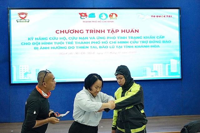 150 thanh niên tình nguyện TP.HCM lên đường ra vùng lũ hỗ trợ người dân- Ảnh 3.