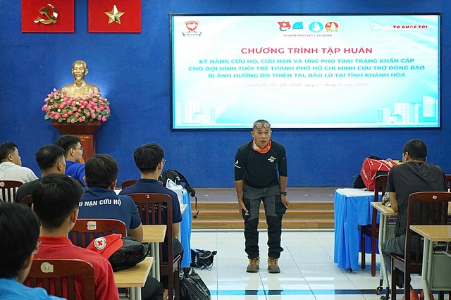 150 thanh niên tình nguyện TP.HCM lên đường ra vùng lũ hỗ trợ người dân- Ảnh 4.