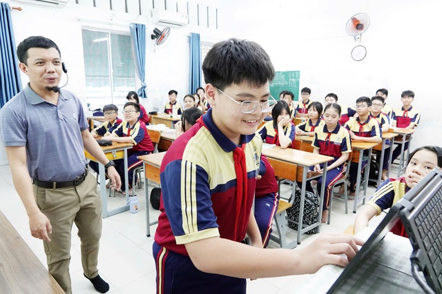 Giáo viên lo lắng về chế độ phụ cấp trách nhiệm trong giáo dục hiện nay - Ảnh 1.