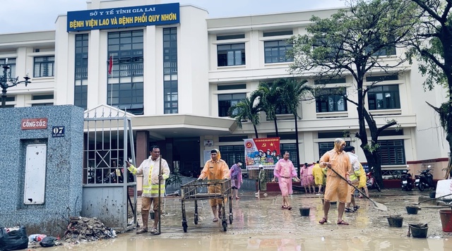 Bộ C&ocirc;ng an chi viện 260 chiến sĩ hỗ trợ Gia Lai khắc phục sau lũ- Ảnh 1.