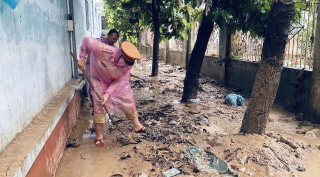 Bộ C&ocirc;ng an chi viện 260 chiến sĩ hỗ trợ Gia Lai khắc phục sau lũ- Ảnh 5.