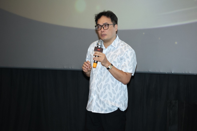 Phan Đăng Di: Đạo diễn không chịu trách nhiệm cho cuộc đời diễn viên đóng 'cảnh nóng'- Ảnh 4. Phan Đăng Di: Đạo diễn không chịu trách nhiệm cho cuộc đời diễn viên đóng 'cảnh nóng'- Ảnh 4.