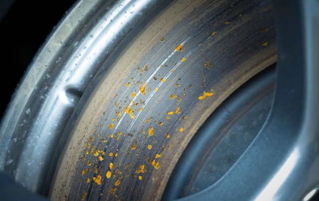 Đĩa phanh &ocirc; t&ocirc; bị gỉ s&eacute;t liệu c&oacute; nguy hiểm, c&aacute;ch khắc phục v&agrave; ngăn ngừa? - Ảnh 1.