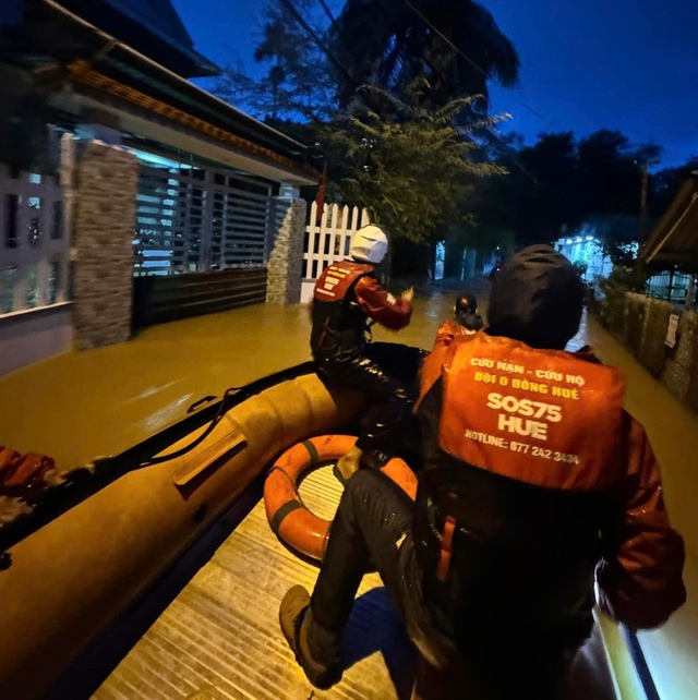 SOS 75 Huế: Những thanh niên nghĩa tình, dũng cảm của đất cố đô- Ảnh 7. SOS 75 Huế: Những thanh niên nghĩa tình, dũng cảm của đất cố đô- Ảnh 7.